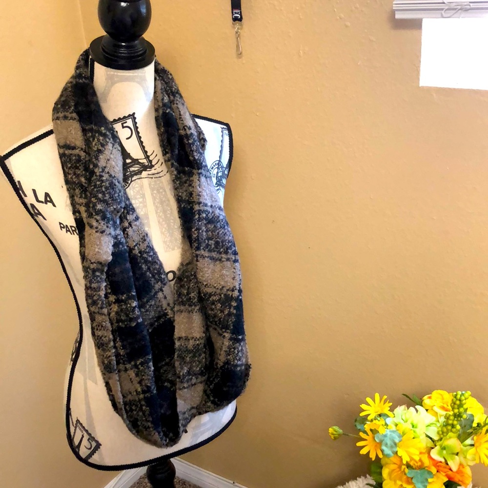 Plaid print scarf!